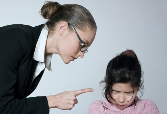8 cách ứng xử sai lầm của cha mẹ khi dạy dỗ con 